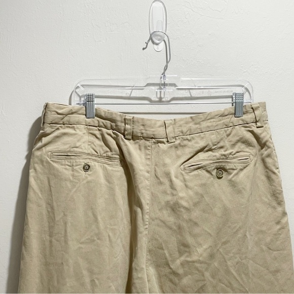 TOMMY BAHAMA Men’s Pleated Front 100% Silk Beige Shorts 10” Inseam Size 36 - Picture 3 of 8